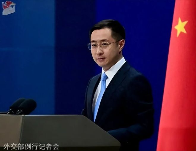 比董卿知性、比周涛漂亮、比海霞优秀，如今39岁未婚育，一心工作